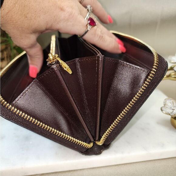 Authentic Louis Vuitton Vernis Amarante Zipper Wallet w/ Dust Bag and Box EUC - Picture 10 of 16